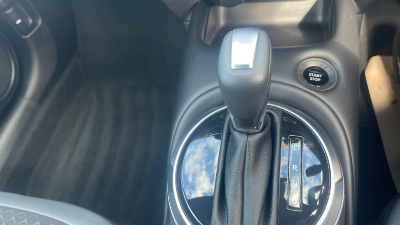 Nissan Juke 1.6 Hybrid N-Connecta 5dr Auto Hybrid Hatchback